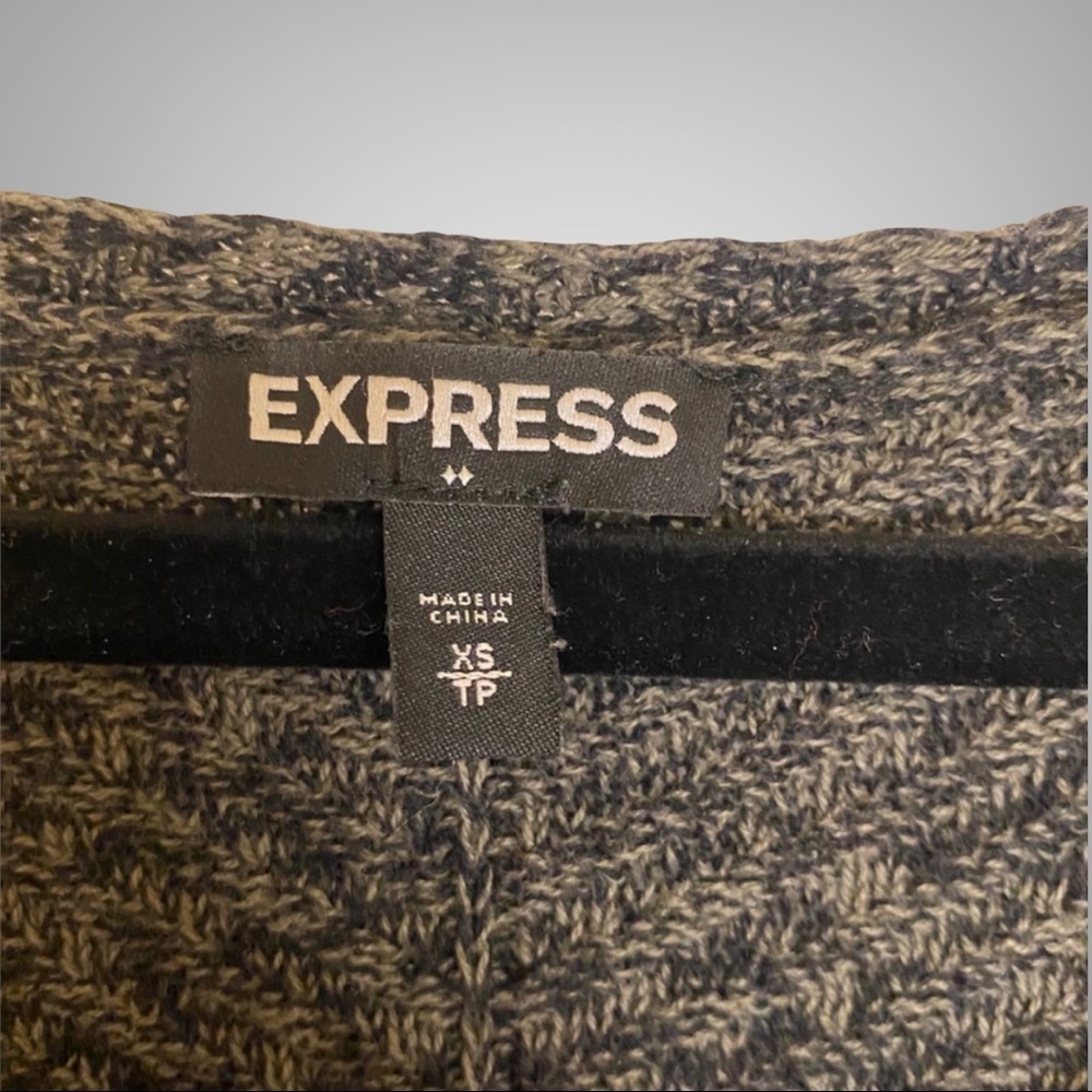 Express Top - Picture 3 of 6